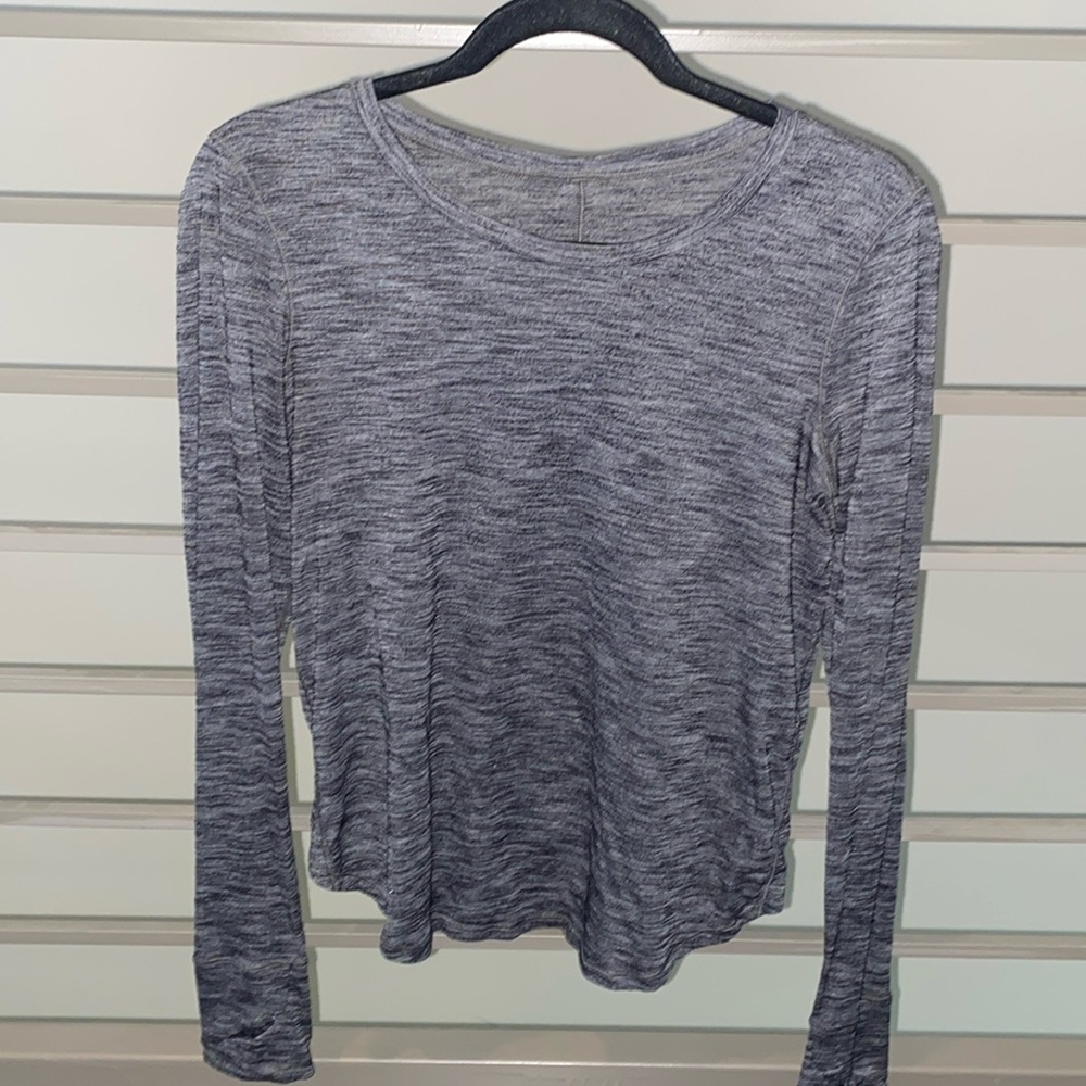 Lululemon Athletica Fitted Gray Long Sleeve Tee